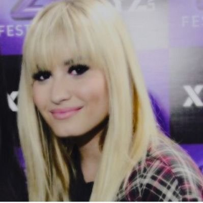 cheguei na igreja pra sair dessa vida de lovatic e o padre me disse “vc nao tem mais jeito, xo nao quero meus fieis pegando essa doença”