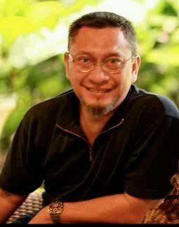 ronnybaladewa's profile picture. MC, Voice Over & Announcer, Nice People & Good Friend. GoodFather of 2 Kids. Would U to be my friend? Add my WA @ 08128881960. Allah Ta'ala Blessing Me and You