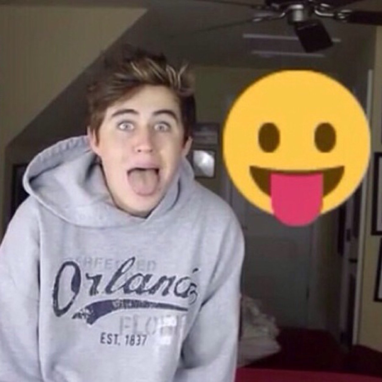 Follow @awkcameron because she gave you this free follow :) ask for a follow back