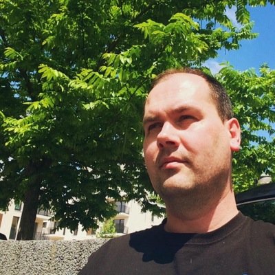 steffengrahl's profile picture. web developer @SGWebservice, coffee nerd, burger aficionado