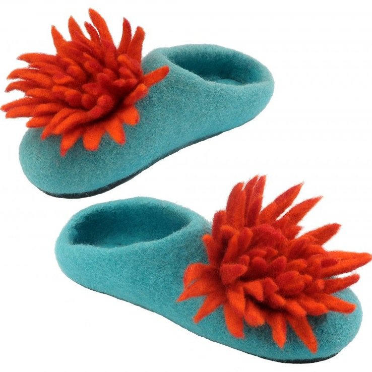Handmade felt products from Nepal.  Featuring vibrant poppy and chyrsanthemum flowers on pillows, bags and slippers.