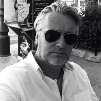 Pasión por aprender sobre las personas. Determinación por entender lo racional y dominar los sistemas.