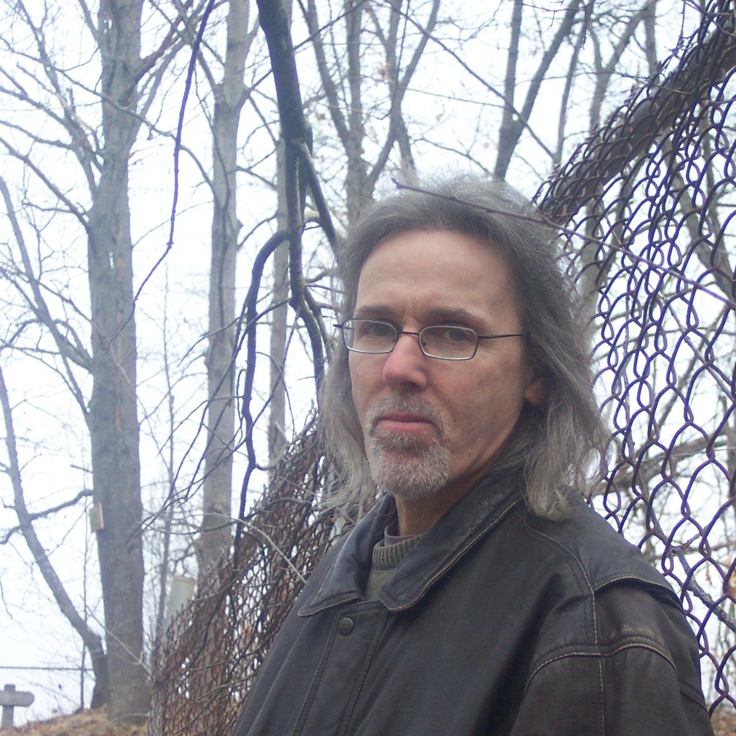 Author Five into Twilight: (5 short Horror/Thriller stories that take place in Massachuesetts USA and Ireland).