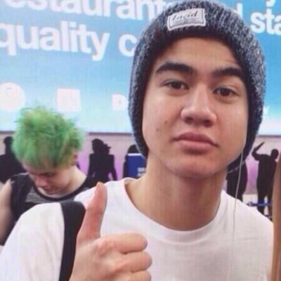 free follow from @5sosmanband