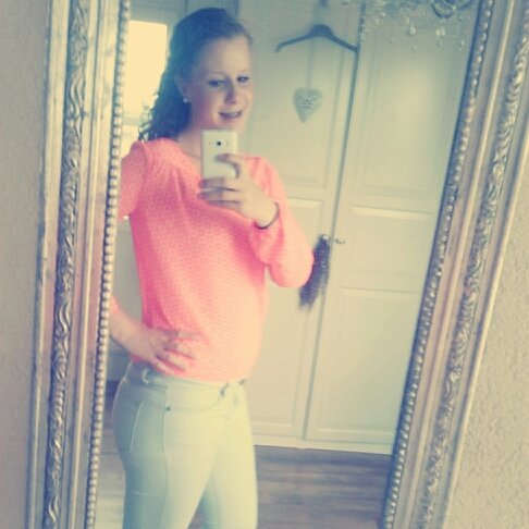 cielbekkers/brunette/ proud  brabander/15 /insta:xjesciel/a girl should be two things classy and fabulous