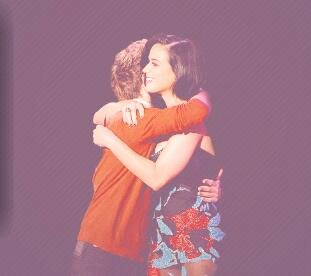 i'm a singer and songwriter :D... I love Katy Perry/Maria Sharapova/One direction/