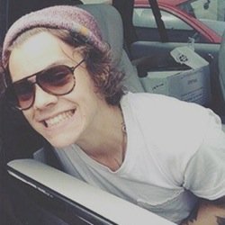 FREE FOLLOW PLEASE FOLLOW MY MAIN ACC @UNITEDHES , THANK YOU