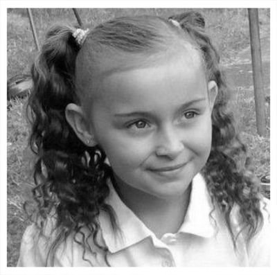 follow me and follow @hewittleanne1 xxx