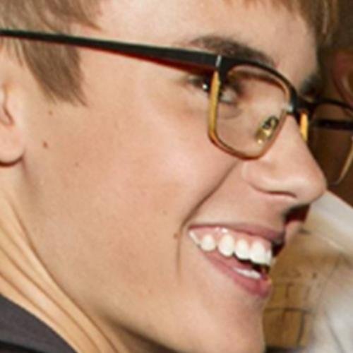icons, headers e bg's SÓ do Justin Bieber, se salvar algo, da like e quando usar, credita o twitter @herojdb e o tumblr twitterbiebr. Estamos apenas começando.