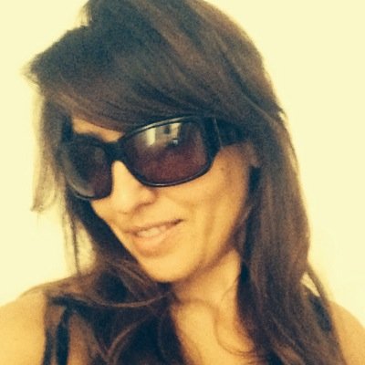 martaclaramonte's profile picture. La distancia entre lo que soy y quién quiero ser está separada sólo por mis acciones y palabras.