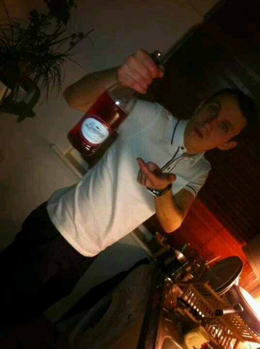 petei1507's profile picture. Full on wind up