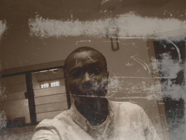 A cute dude,intrested in young and pretty ladies,music,sports,reading funny books and intresting novels..life is all about bin fuckd n be fuckd...