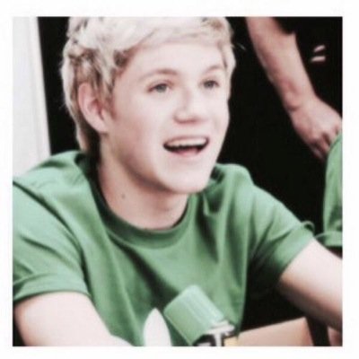 please follow @zestommo (: