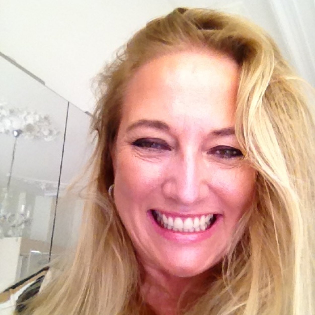 ellen2twins's profile picture. Business Woman, Mother, Wife, Friend, Entrepreneur, I call it as I see it, #aupairs #fashion #beauty #currentaffairs #life #havingfun #travel #southafrica #usa