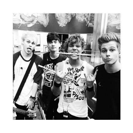 España.5 Seconds of summer✘❤
DON'T STOP ♪
Luke,Michael,Calum,Ashton ♥♡
MAGCON BOY//
500 years of winter//Sñrt. Hemmings// 10-07-14