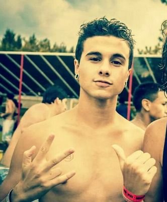 TongaEsp1ndola's profile picture. Volta Religion. Soy de mi novia y mi mejor amigo. http://t.co/6c59AZ0Xlt