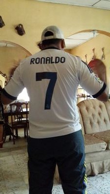 Naci en la Ceiba, Atlantida, Honduras, el 17 de diciembre de 1986, soy Ingeniero Industrial. Ser del Real Madrid es saber q ya eres el mejor en algo...