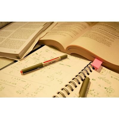 أساعد الطلاب في كتابة البحوث و العروض التقديمية للجامعات و المدارس لجميع التخصصات باللغتين العربية و الانجليزية BBM 7D71A312