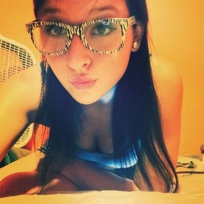 18 | Single. | WINNERS NEVER QUIT, QUITTERS NEVER WIN. | Dreamin to be a RN. | I'm a bitch.