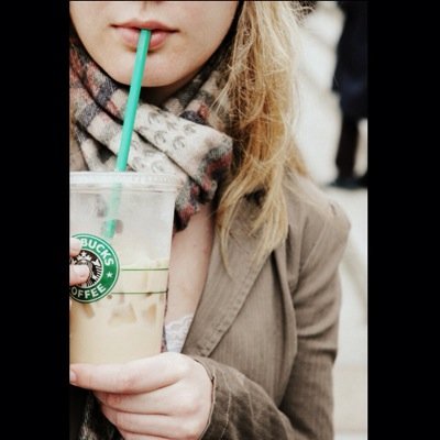 whitegirlstats_'s profile picture. A twitter account made especially for girls who get mad, get sad, get lonely, and also need a little pick me up