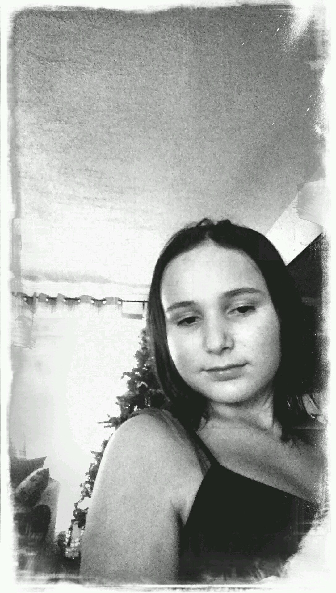 I am a 15 year old girl who loves music and I am nice and friendly I am sometimes crazy I love food lol and I love to have fun