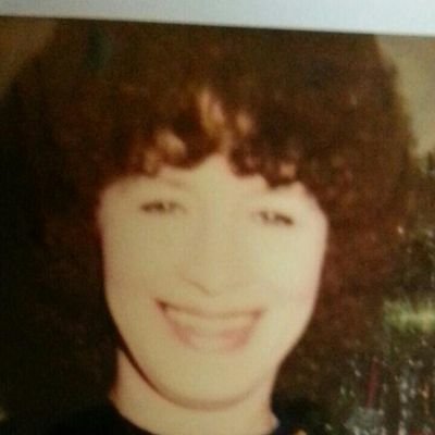 NURSE, LOVE DOGS. ENJOY READING AND GARDENING. VERY INTERESTED IN THE POLITICAL SCENE AND THE GOVERNMENT. MAGA. NO LIBERALS