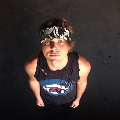 0/4 5 seconds of summer