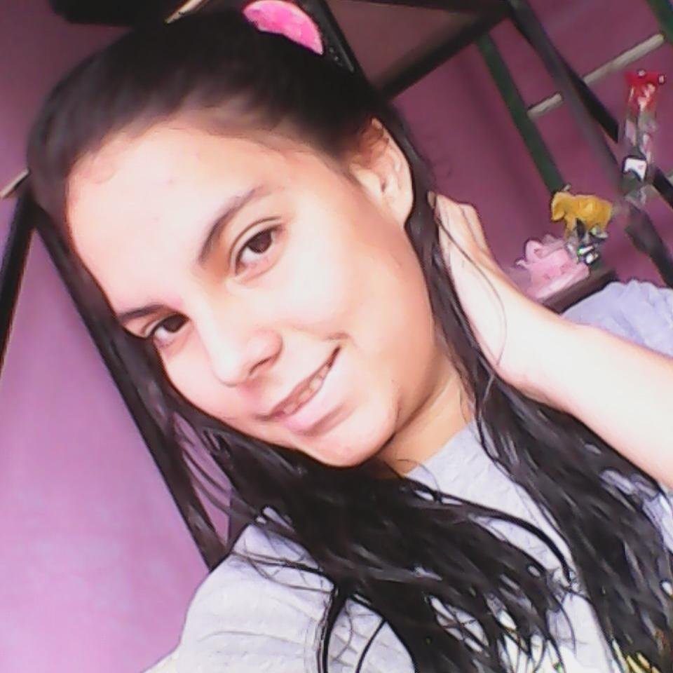 Locutora en Mix Fm..!! Xhika Divertida! Y Amigable!!  =D Xigueme y Te xigo..!! =D