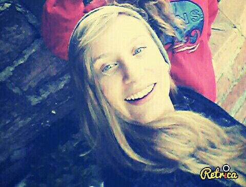 Um brinde ao nosso amor, um salve pro destino gostei demais quando você chegou sorrindo*-*