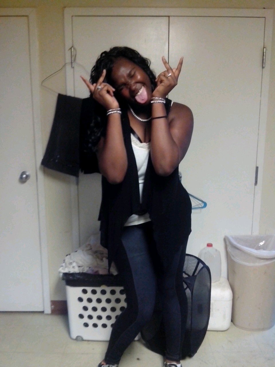 Im De'Asia i love 2 have fun and i dont care about what any thinks of me because itwont stop me from reachin my dreams