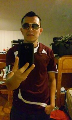 Buena ondas sobre todo y quiero alguien q me quiera