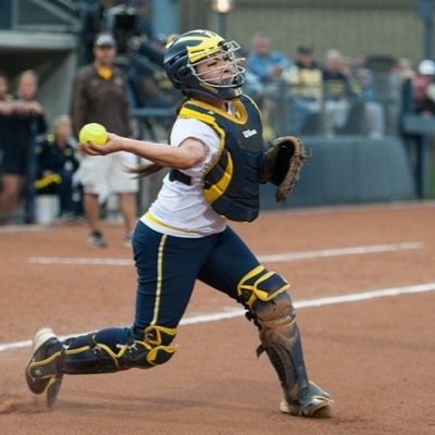 catcherstatus's profile picture. #10 ⚾️❤️