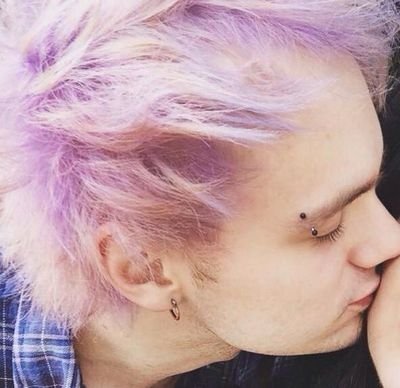 Im addicted to Michael Clifford and 5sos