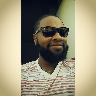 *HIP HOP Lover *Music Artist *RCRTMG *Contact info: Richcityroyalteam@gmail.com / Twitter: @RichCityRoyalT IG: @richcityroyalteam/ @major_planes