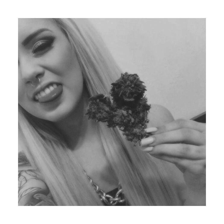 rcinstcrmsbu's profile picture. for when @frczenrcin doesn't shut the hell up