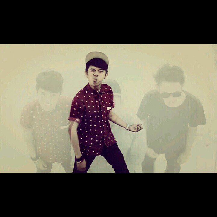 POLIBAN (teknik otomotif) bassits/backing Vocal of EMS (Elena Most Sunday) @EMS_OfficialTJG, @Ravaleka Where the flow of POWER POP, POP PUNK, POP ROCK