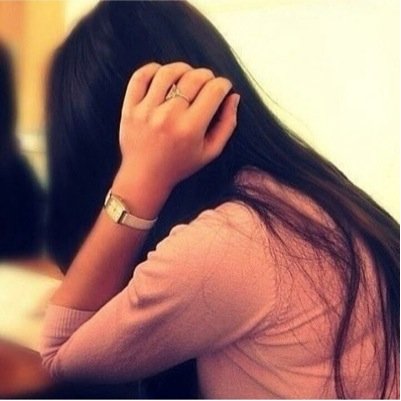 مــاني مــن اللــي تنحنــي بسهولــه لــي هامــه يخضــع لهــا الــذل ويهيــن