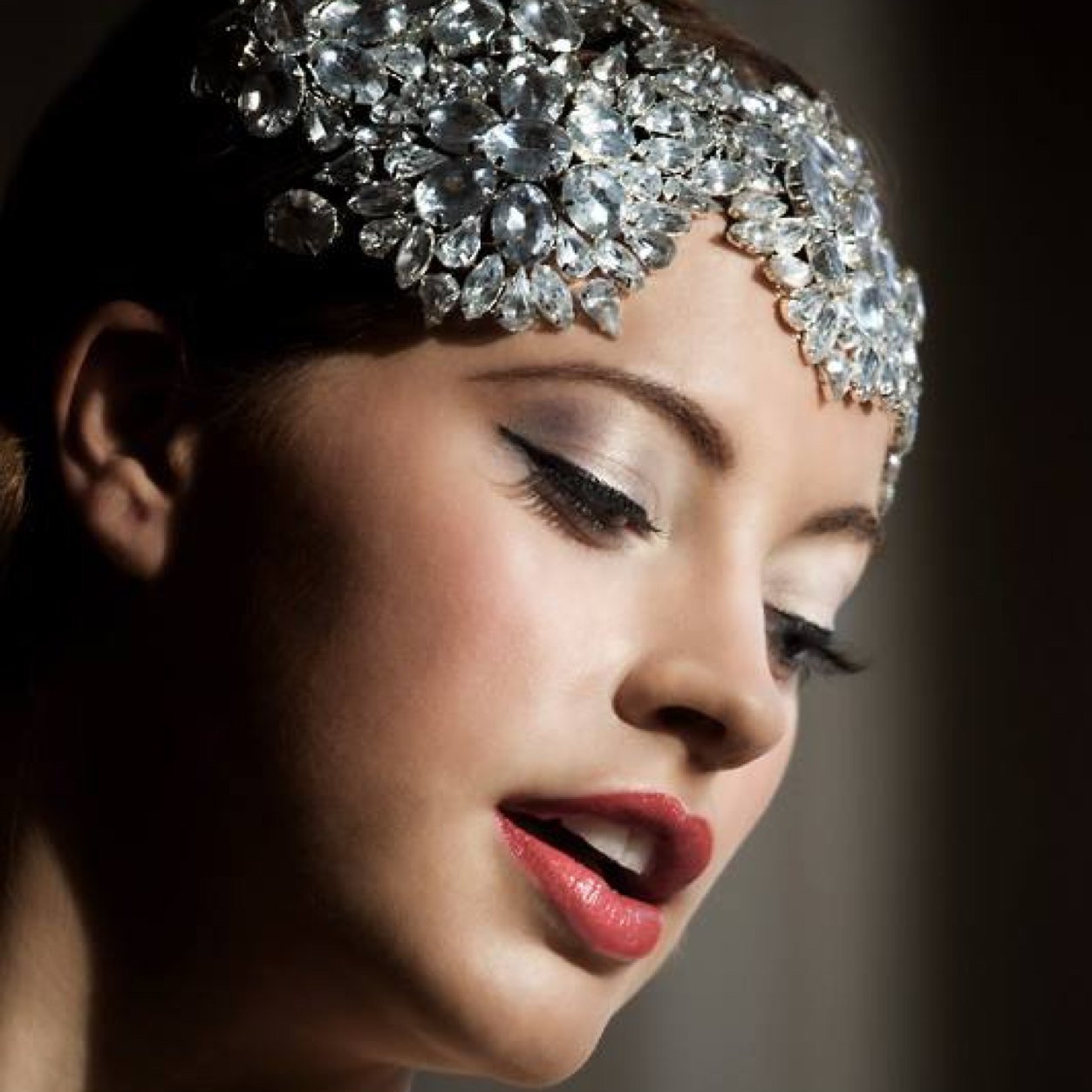 TiaraDesignByZo's profile picture. Award winning bespoke bridal hair accessories and jewel bouquets.