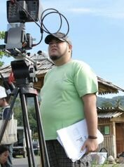 Semua pasti akn brllu. Semangat dan tetap menjaga senyuman untuk diri dan orang lain. Suatu saat jln trbaik akn diberikan pd kita. Jalani dan nikmati semua ini.