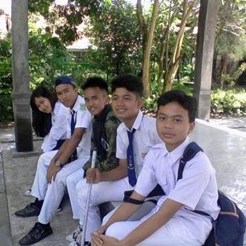 Ngelepas beban ya maen futsal