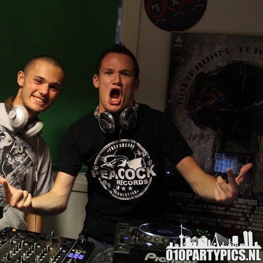 HyruleWar's profile picture. Frenchcore DJ and producer: http://t.co/MIKs4qU27O