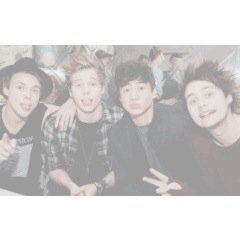 @caiumofsuburbia just gave you a free follow so you should click the link down there and help her meet 5sos (please)