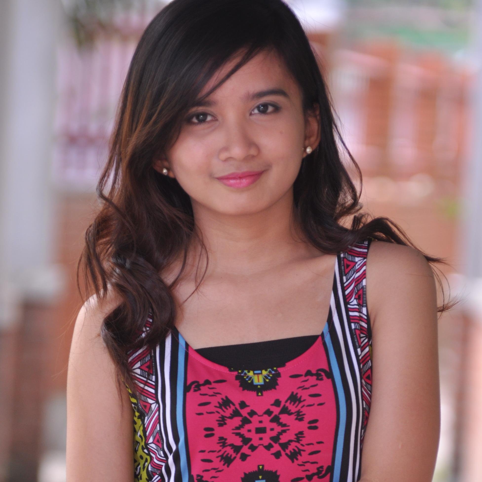 19/ Ruizian/ Taking up BA major in Marketing Management/ i love dancing & singing 3/ Pet lover