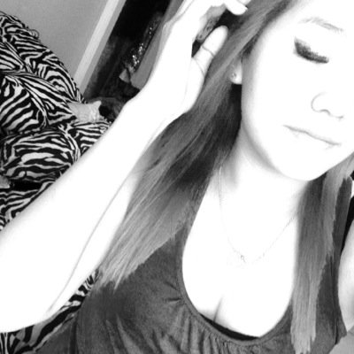 Just made a twitter❤️ lol. 
Follow me & I'll follow you back❤️ 
I also have. Facebook. Kik, snapchat & Instagram❤️