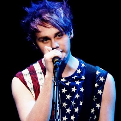 PLS LOOK AT MY ONE TWEET I REALLY NEED YOUR HELP COMON YOU GOT A FREE FOLLOW JUST CHECK IT OUT ILYSM