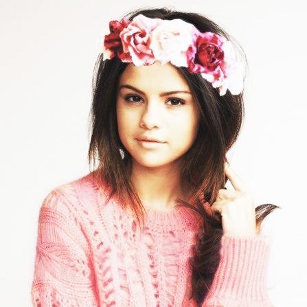 I'm Selenator, Belieber, Potterhead :3
Jelena is real, Gryffindor!