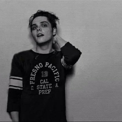 HEY PLEASE GO FOLLOW @sleepingphans THANK YOU! ❤️