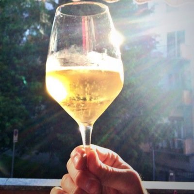Andrea: #Sommelier AIS Novara-Milano, #Wineblogger per condividere la passione per il #vino.