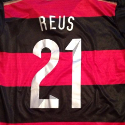 TheKitCollector's profile picture. I collect football kits. I love football and will be tweeting mostly about it! Liverpool and Bayern München supporter. ⚽️