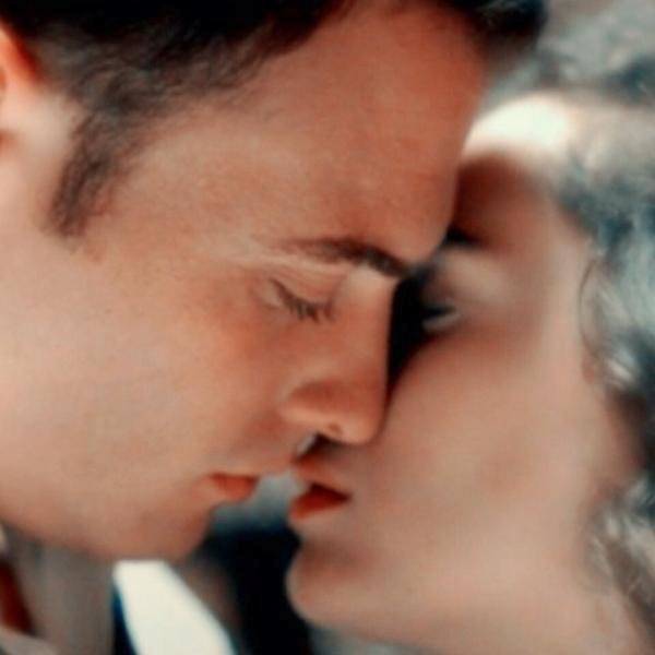 Adım Medine 29.03.1994 yıl doğumlu Kerem Bursin Hande Doğandemir hastasıyım  #GüneşiBeklerken facebook sayfamizi begenin en yeni resimler burda